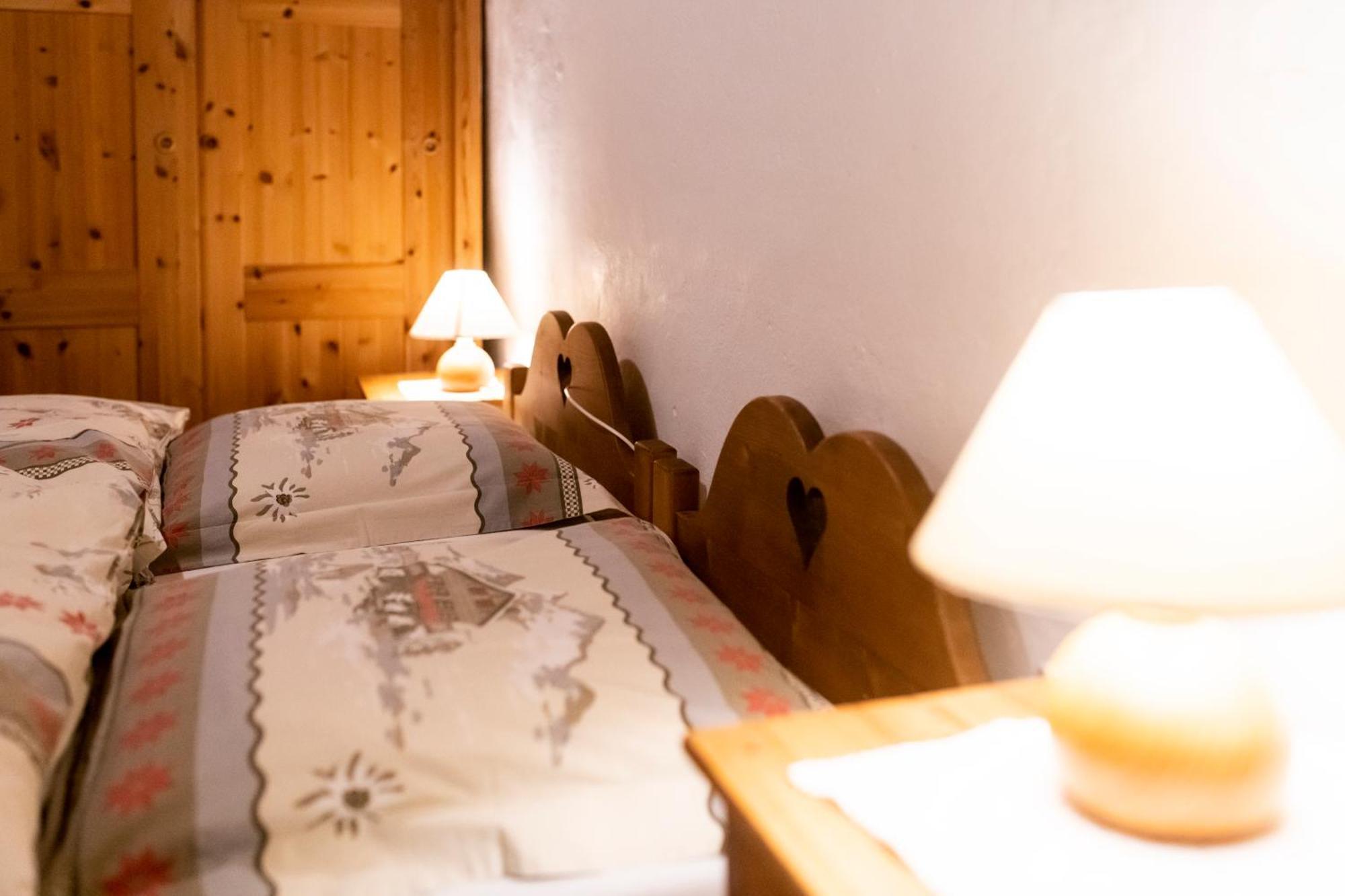 Aiguille De La Tza Hotell Arolla Exteriör bild